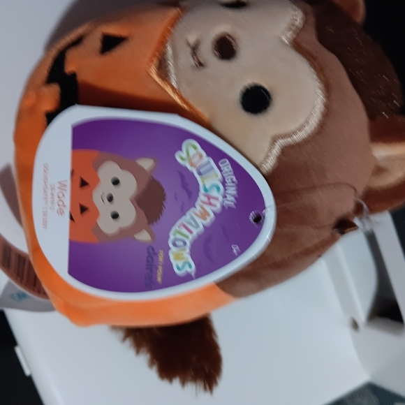 Wade Halloween squishmallow - Picture 6 of 7